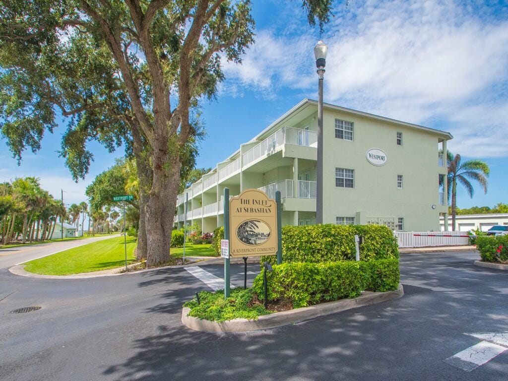 13530 Westport Drive 102, Sebastian, FL 32958