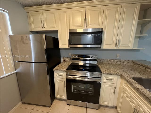 2740 Forest Hills Boulevard 202, Forest Park, Coral Springs, FL