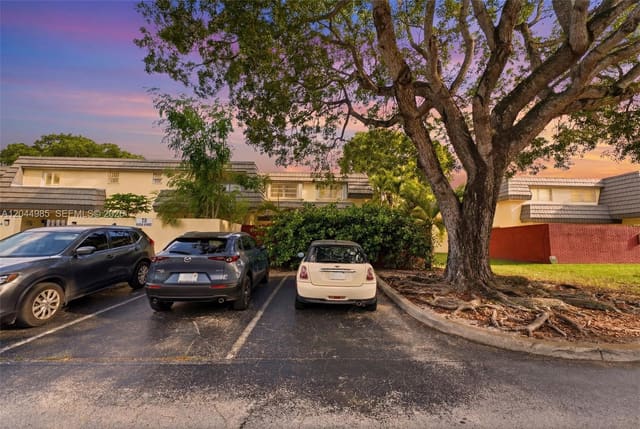 8489 SW 137th Avenue 8489, Kendale Lakes Townhouse C, Miami, FL
