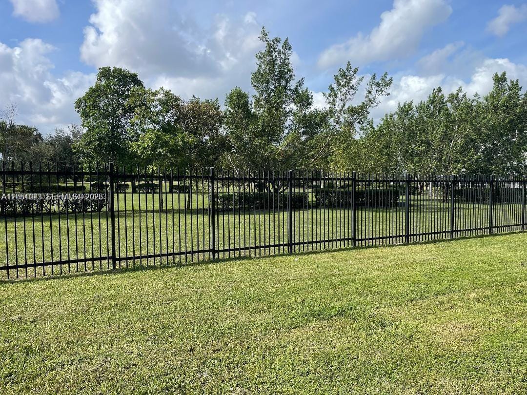 950 Hillcrest Drive 102 — photo 11
