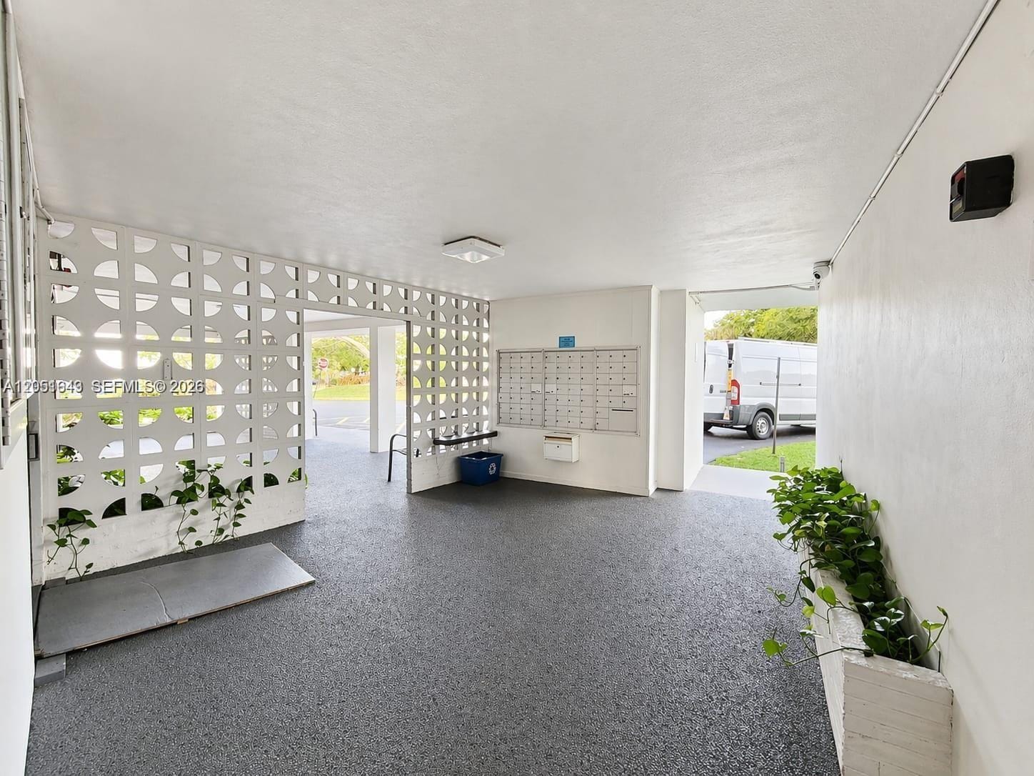 950 Hillcrest Drive 102, Hollywood, FL 33021 photo 13