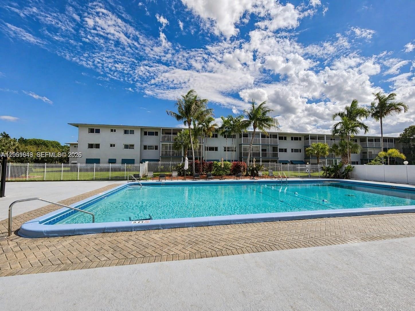 950 Hillcrest Drive 102, Hollywood, FL 33021 photo 17