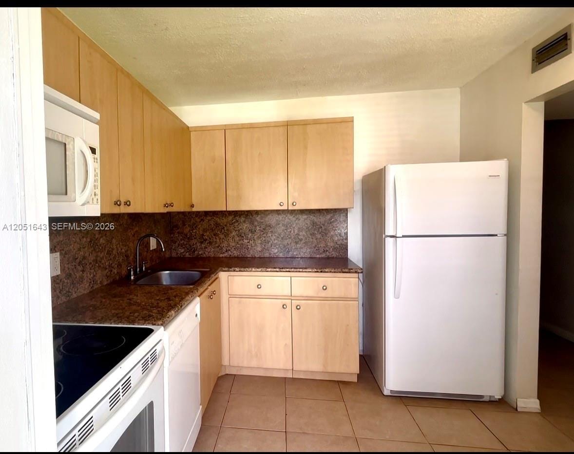 950 Hillcrest Drive 102 — photo 6