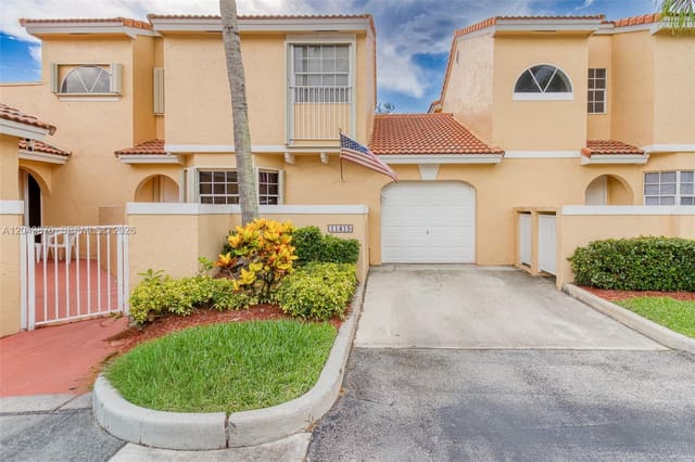 11415 Lakeview Drive 2-D, Coral Springs, FL 33071