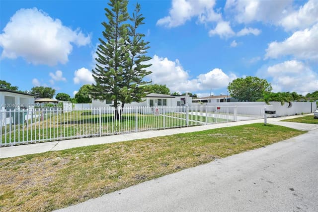 3320 NW 172nd Terrace, sold in Myrtle Grove 1st Addn, Miami Gardens, FL