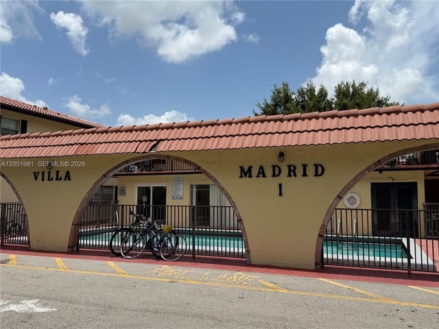 10701 Royal Palm Boulevard 2, Coral Springs, FL 33065