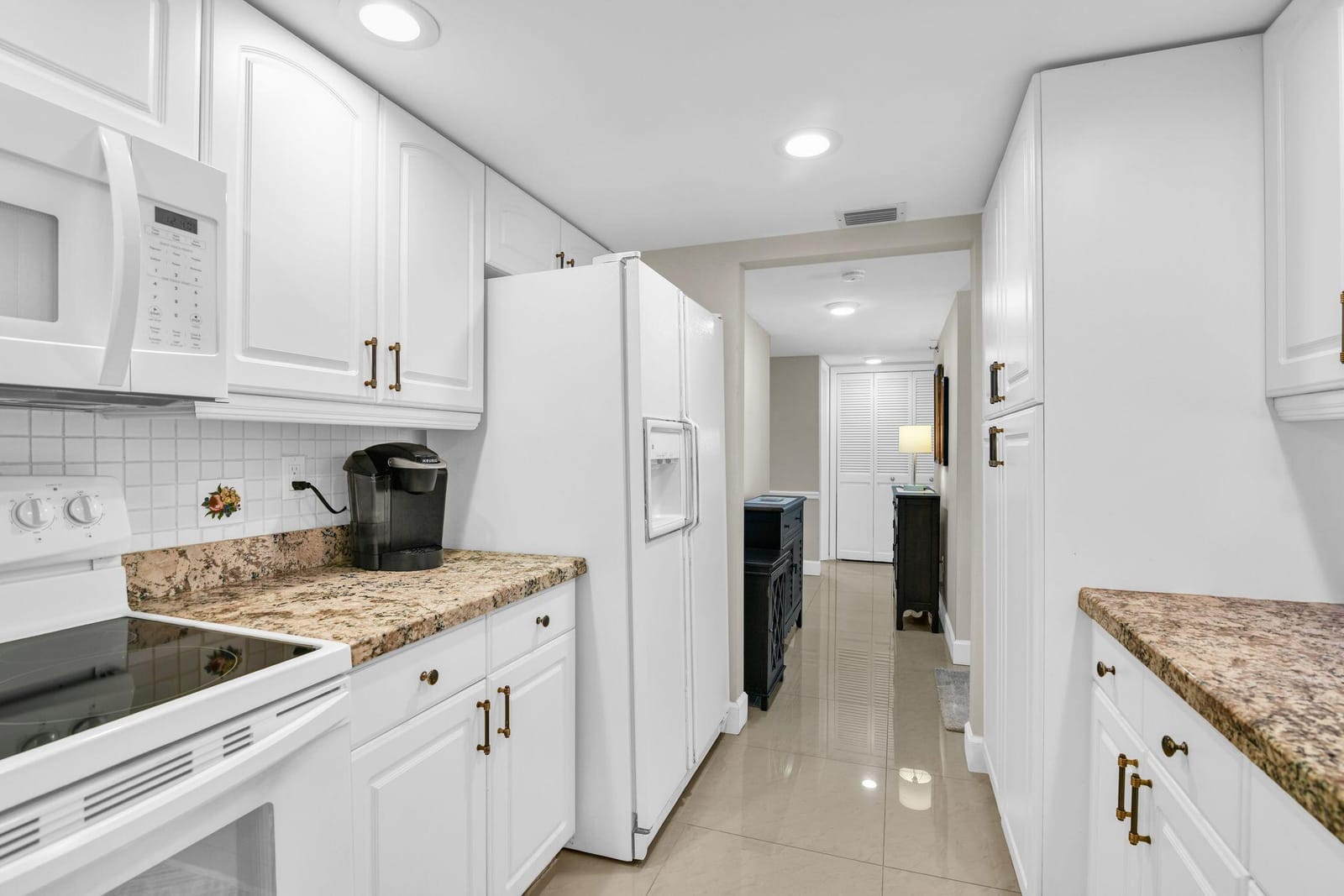 899 Jeffery Street 301 — photo 11
