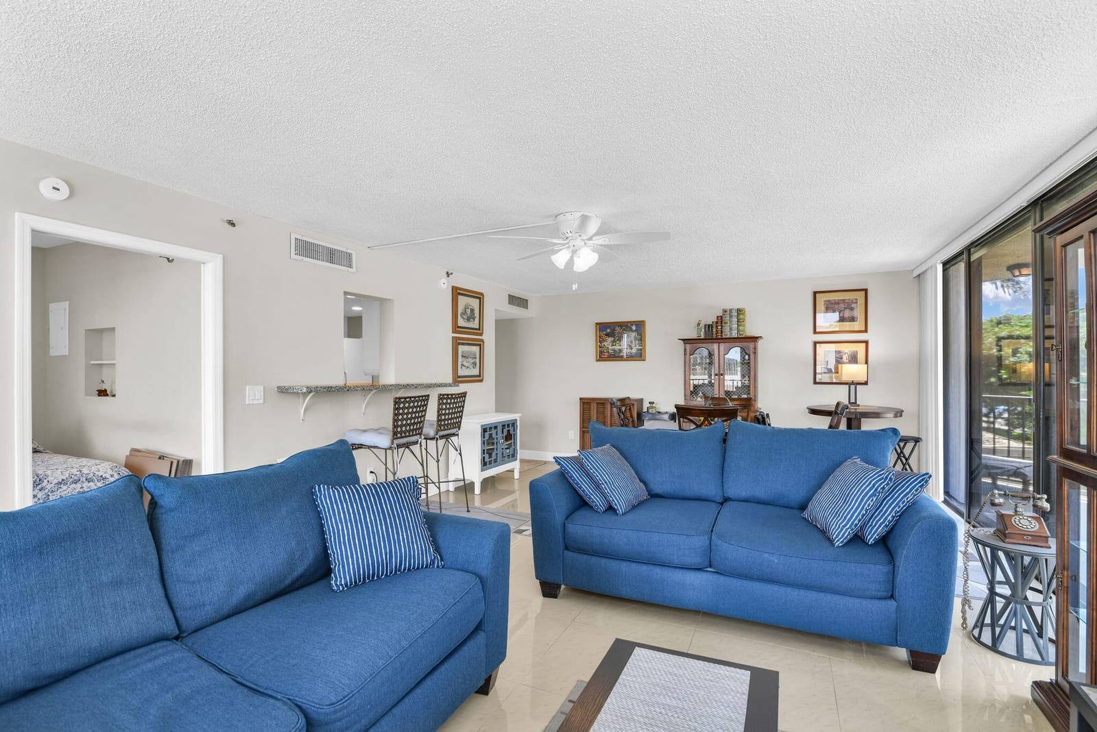 899 Jeffery Street 301 — photo 7