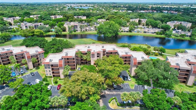 1931 Sabal Palm Drive 203, sold in Pine Island Ridge, Davie, FL