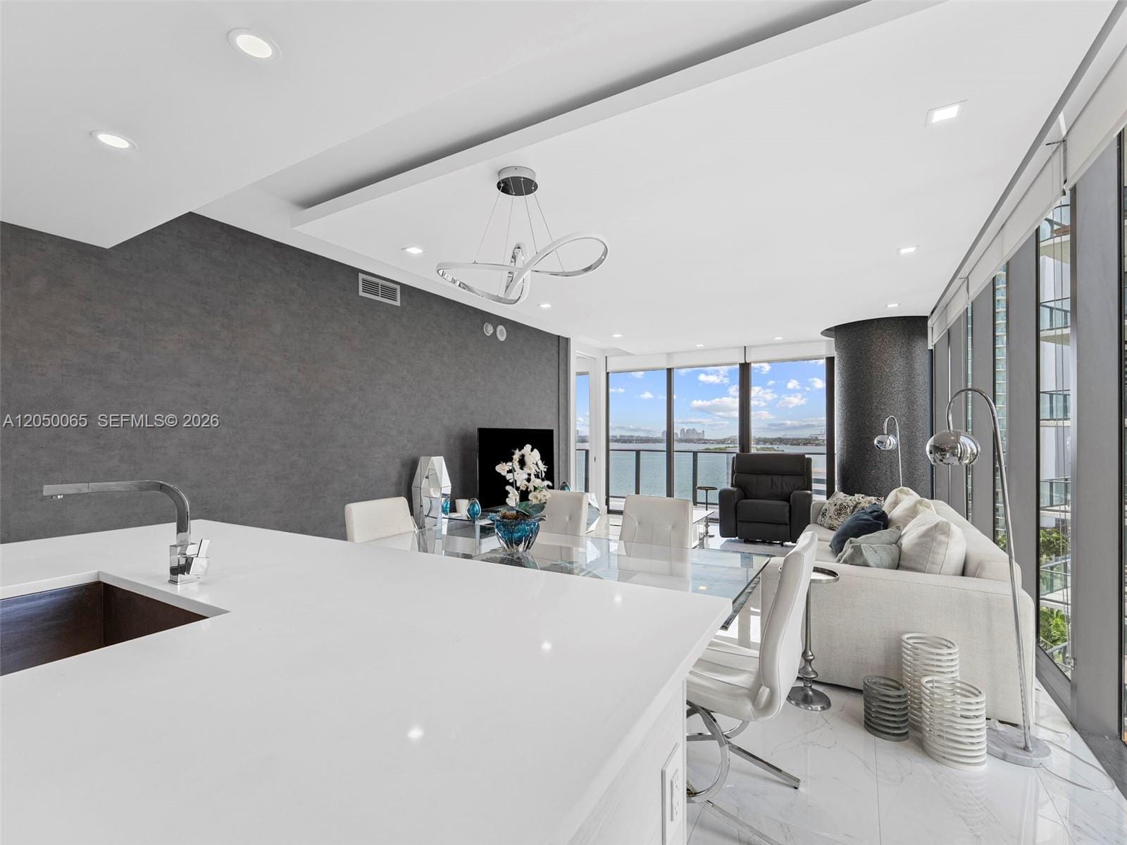 650 NE 32nd Street 1201 — photo 2