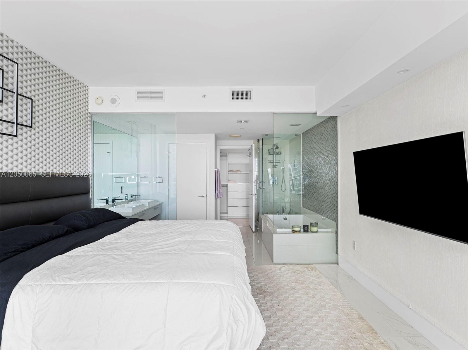 650 NE 32nd Street 1201 — photo 11
