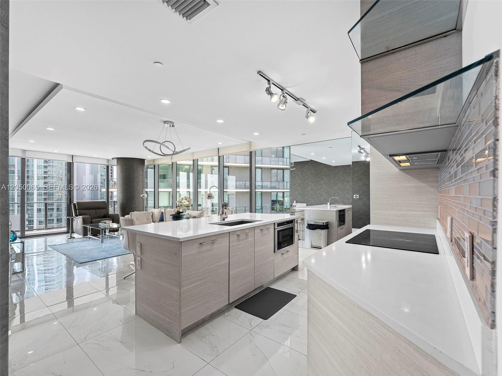 650 NE 32nd Street 1201 — photo 3