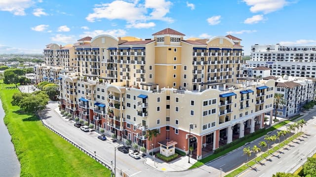 8390 SW 72nd Avenue 702, Colonnade At Dadeland Se, Miami, FL