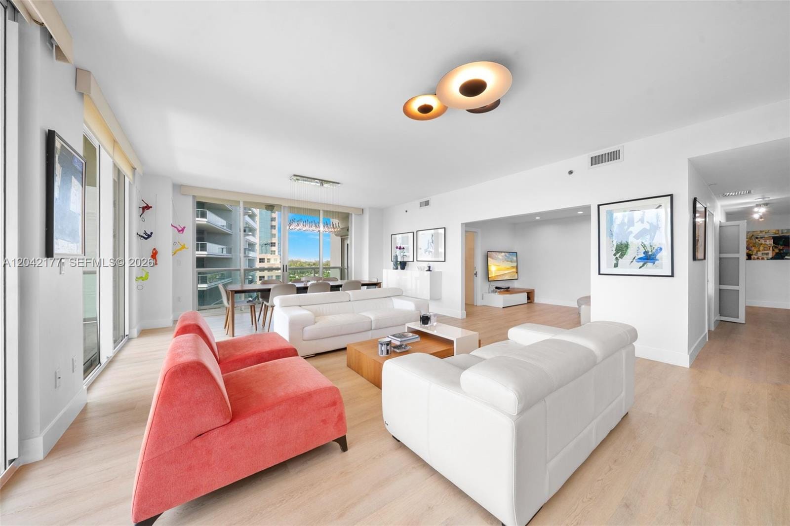 2645 S Bayshore Drive 601 — photo 2