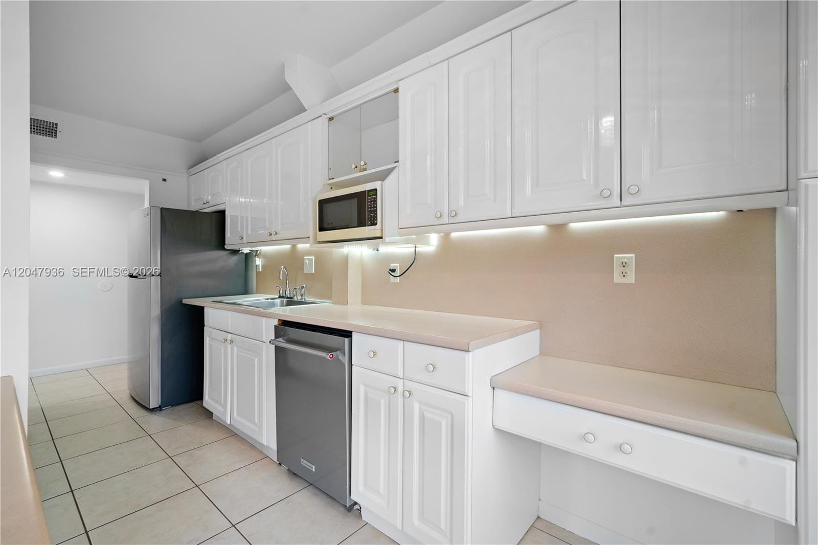 1891 N 61st Avenue B215, Hollywood, FL 33024 photo 12