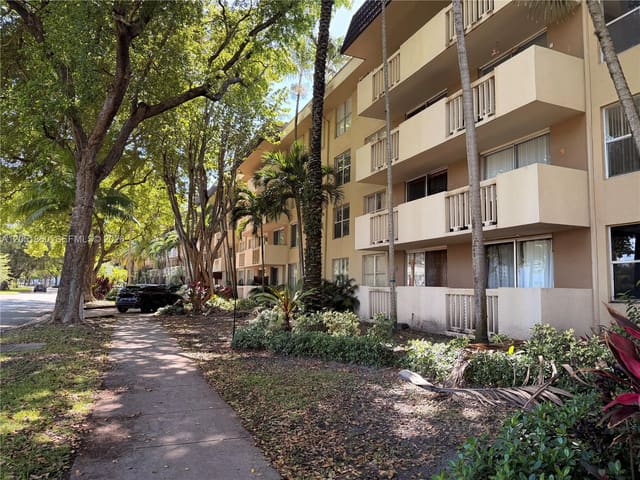 1800 Sans Souci Boulevard 239, North Miami, FL 33181