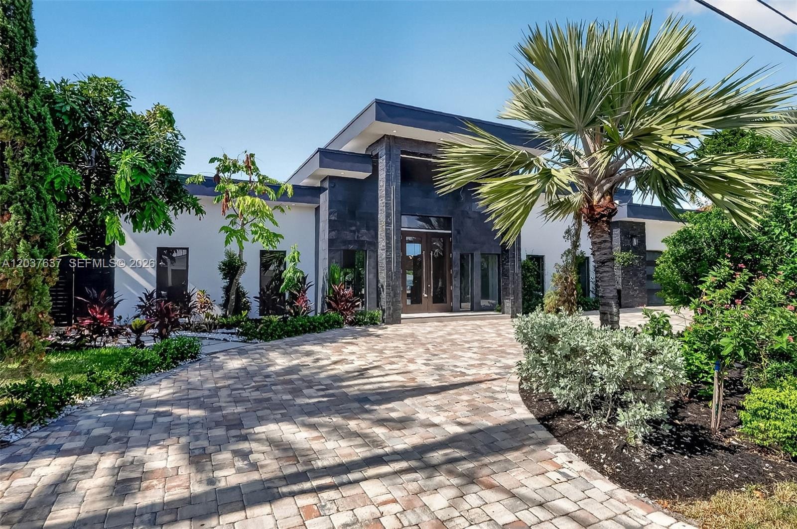 2832 NE 24th Court, Fort Lauderdale, FL 33305