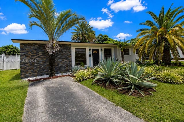 5865 W 13 Avenue, Westhaven Hgts 3rd, Hialeah, FL