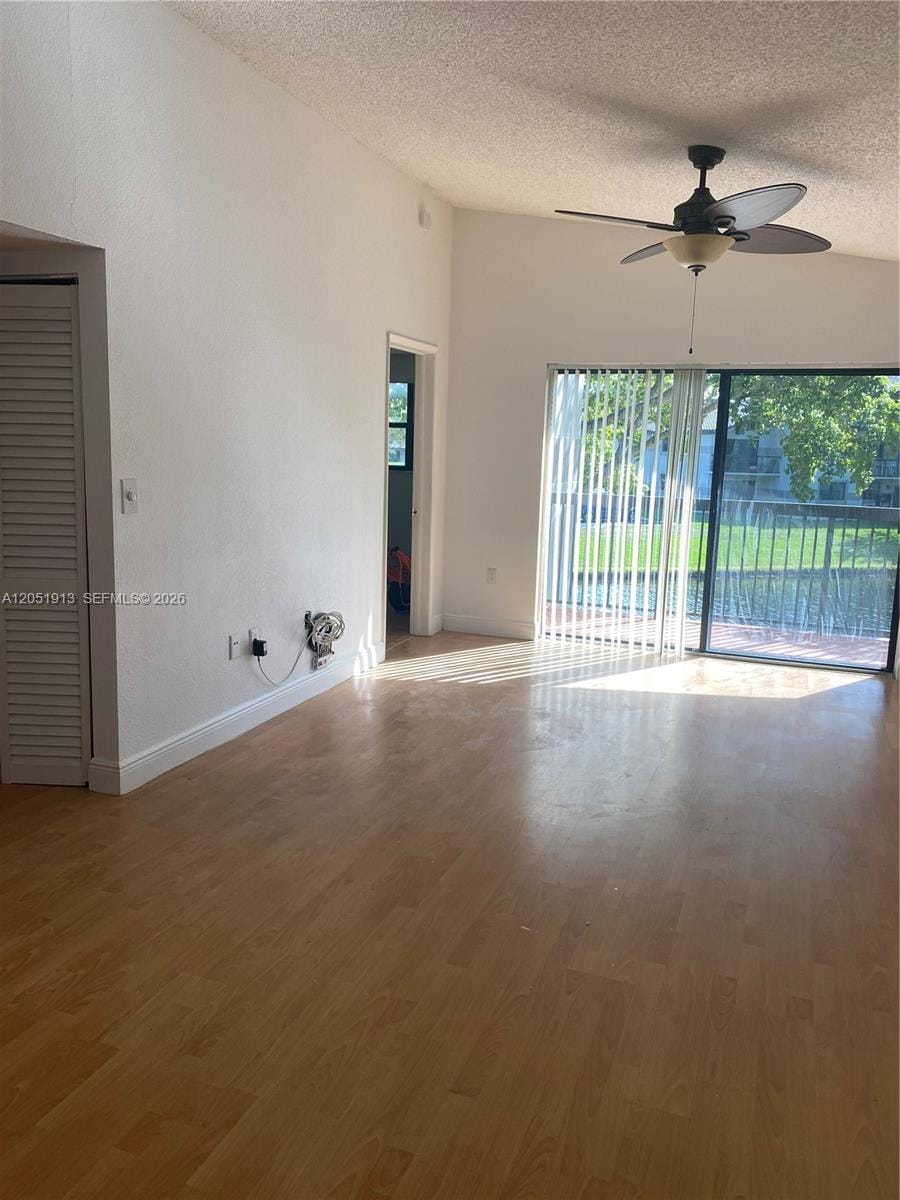 9916 Nob Hill Lane 9916 — photo 4