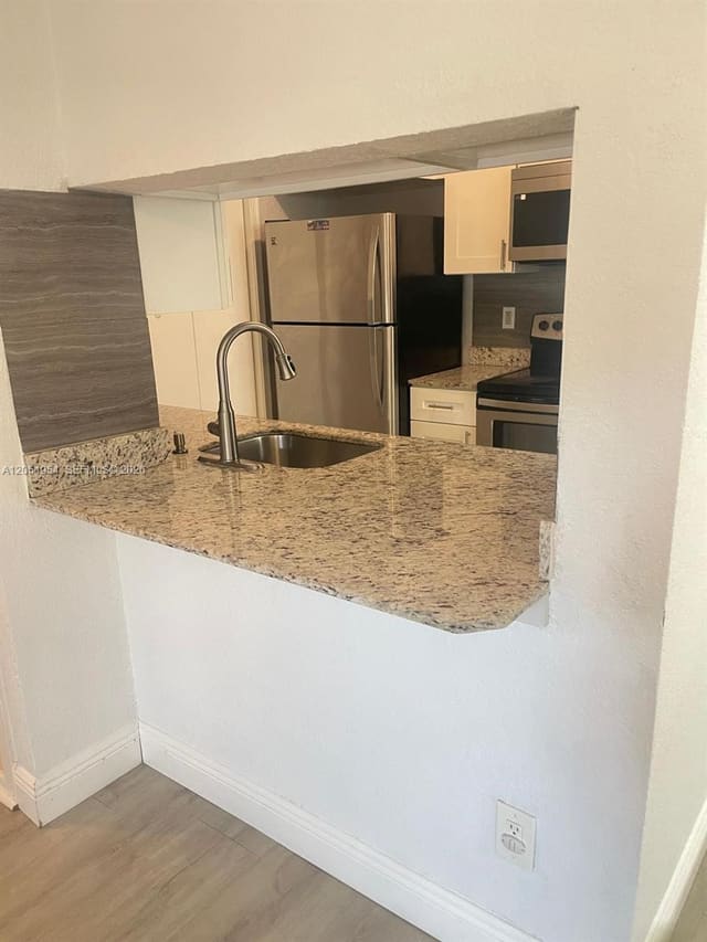 927 Riverside Drive 320, Coral Springs, FL 33071