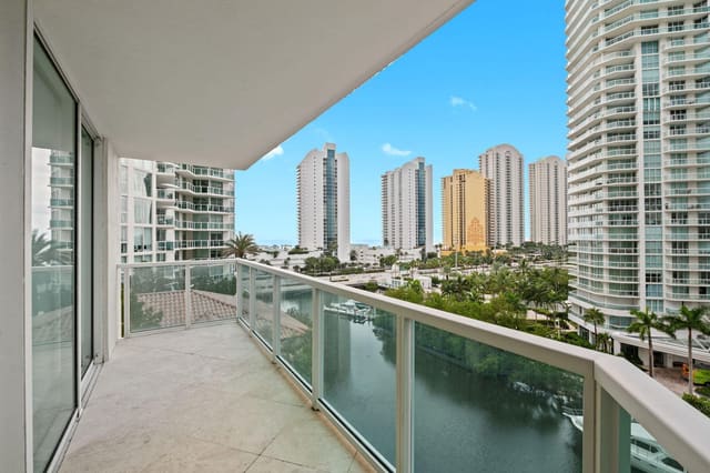 200 Sunny Isles Boulevard 2-806, St Tropez On The Bay, Sunny Isles Beach, FL
