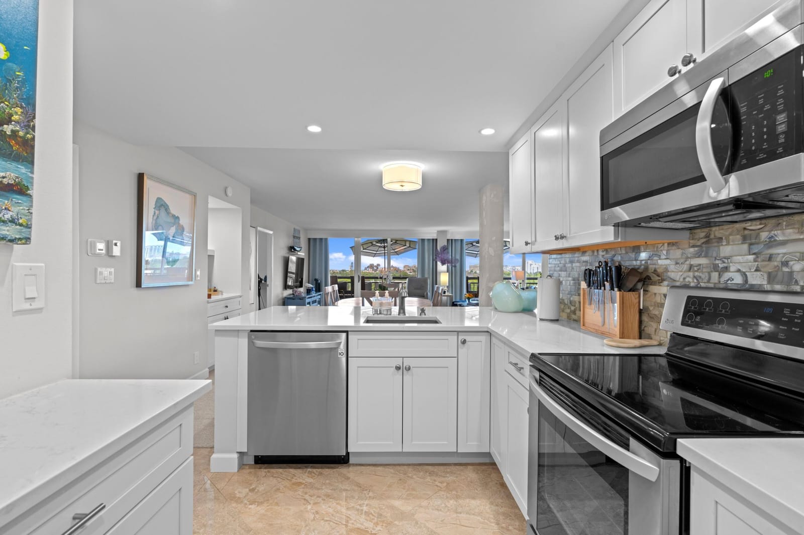 555 NW 4th Avenue Apt 501, Boca Raton, FL 33432 photo 17