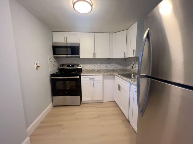 665 Glouchester 2, Boca Raton, FL 33487