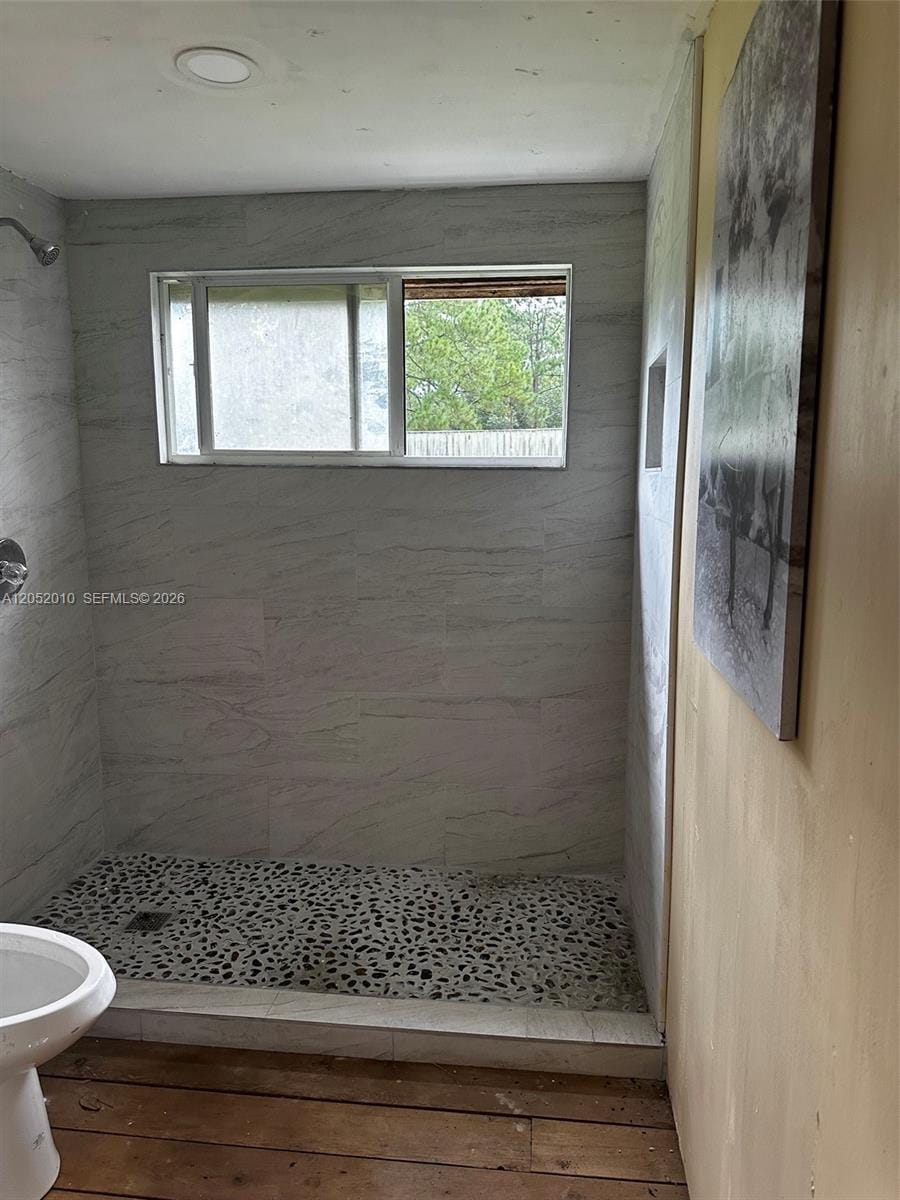 450 N Isora — photo 12