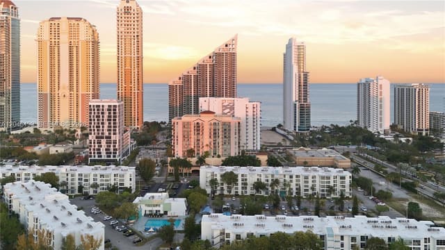 200 177th Drive 204, Sunny Isles Beach, FL 33160