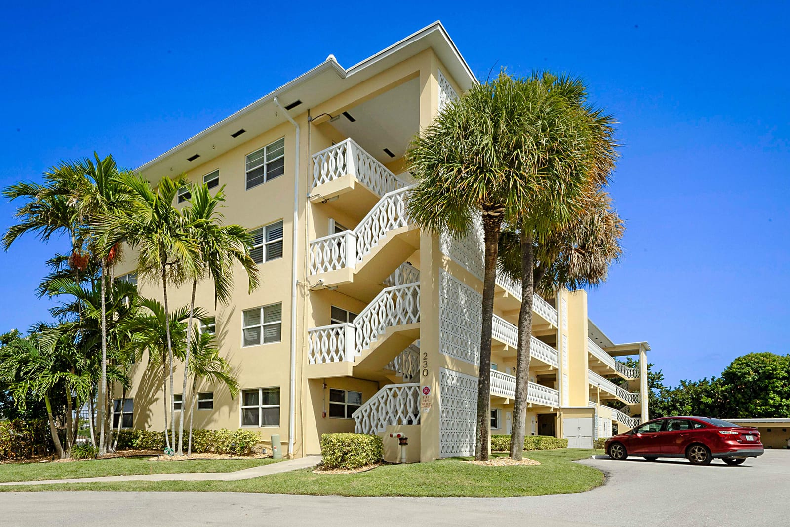 230 N Federal Hwy 305, Deerfield Beach, FL 33441
