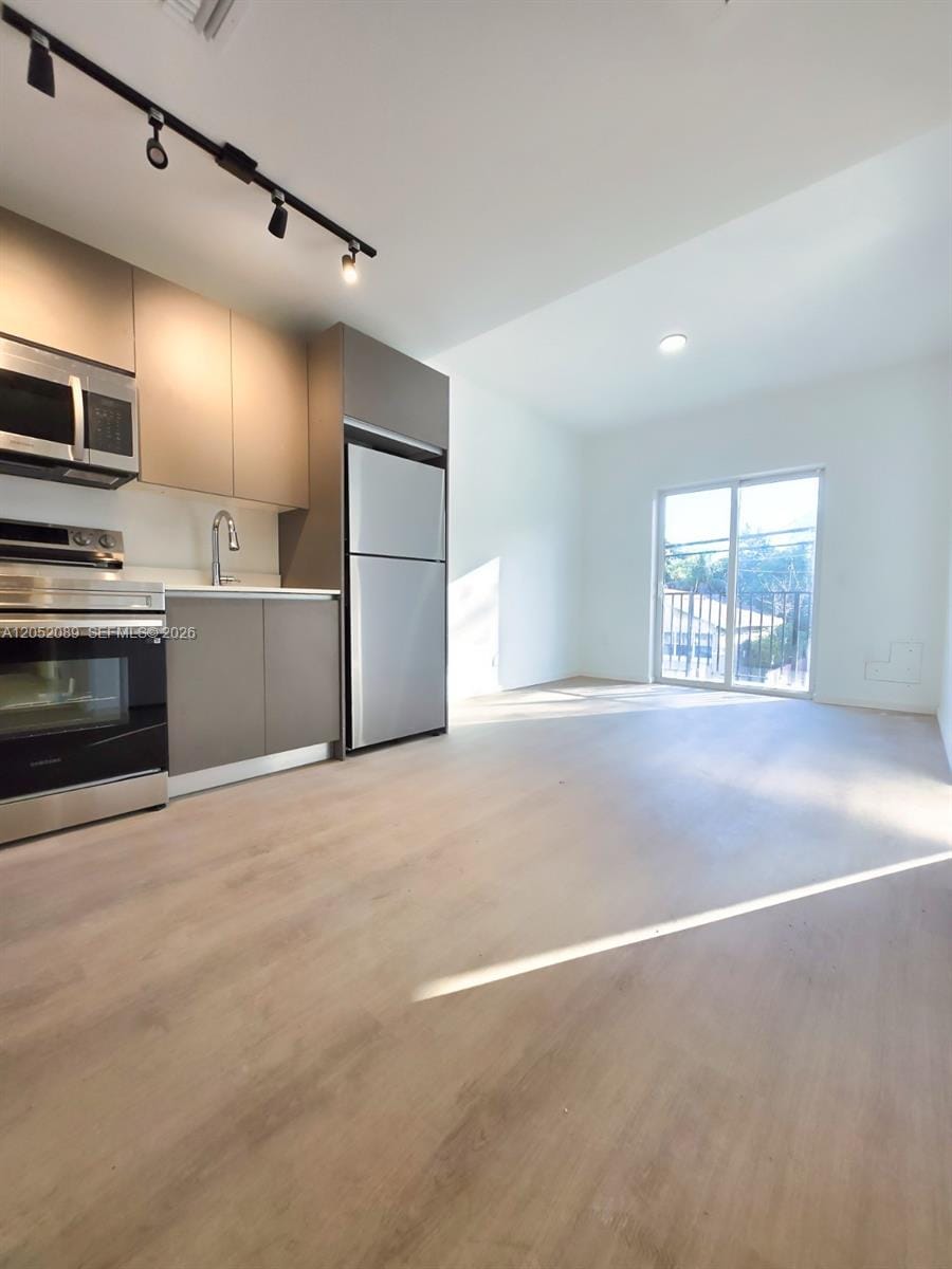8106 NE 1st Avenue 12 — photo 2