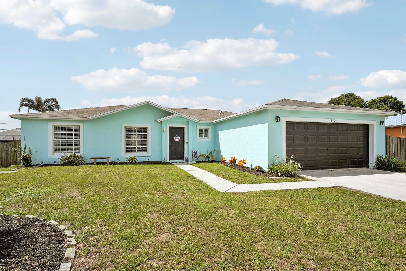 572 SW Bacon Terrace, Port St. Lucie, FL 34953