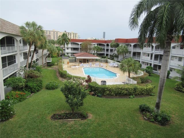 501 Blue Heron Drive 121-A, Hallandale Beach, FL 33009