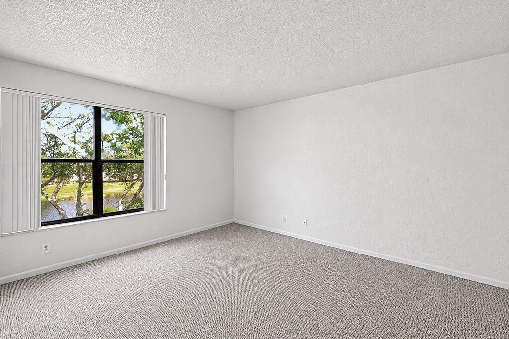 2322 S Cypress Bend Drive 311 — photo 11