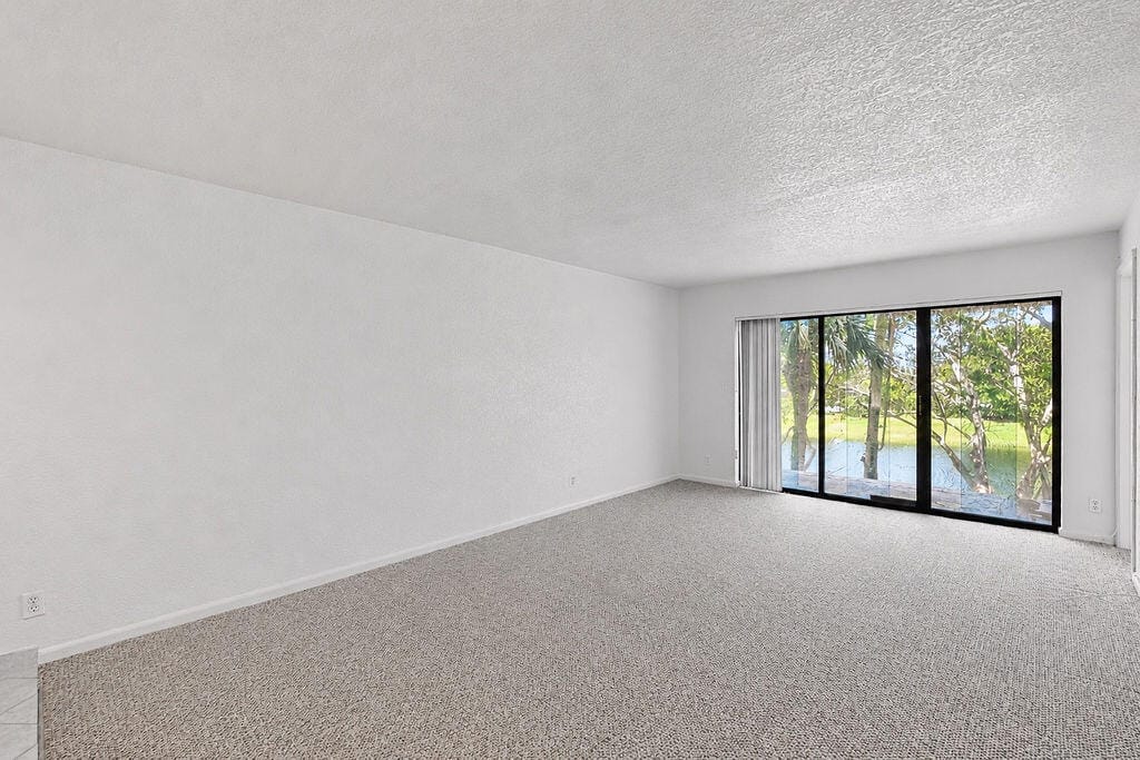 2322 S Cypress Bend Drive 311 — photo 4