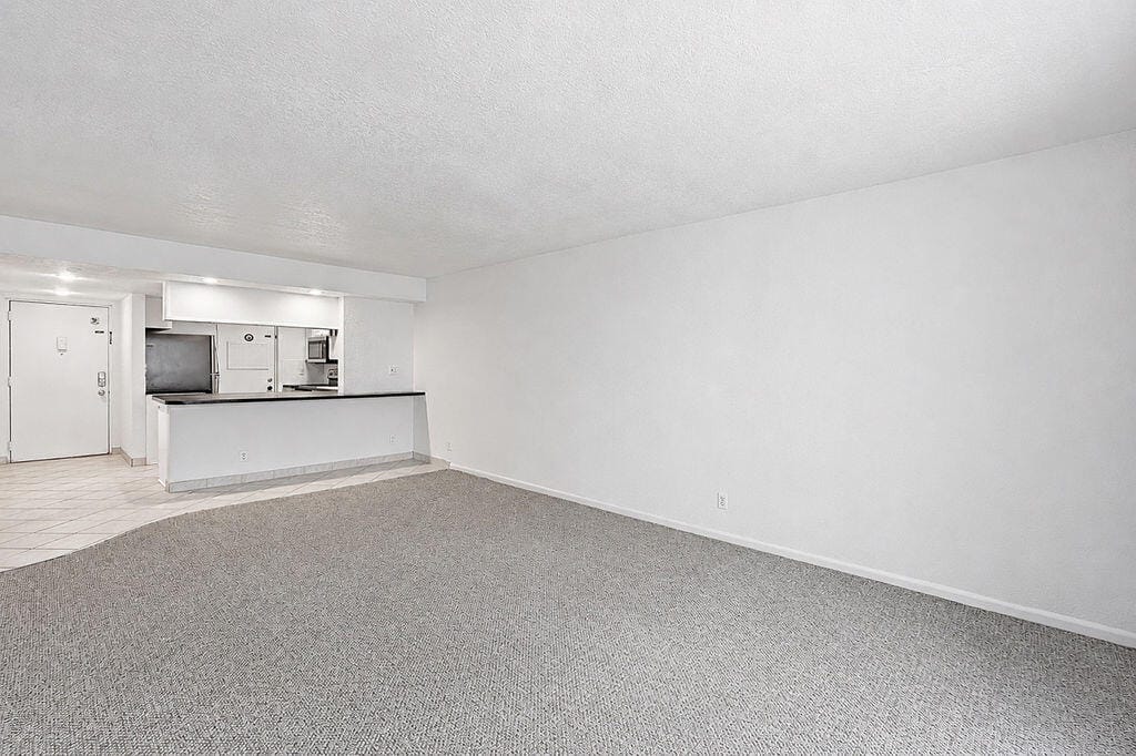 2322 S Cypress Bend Drive 311 — photo 5