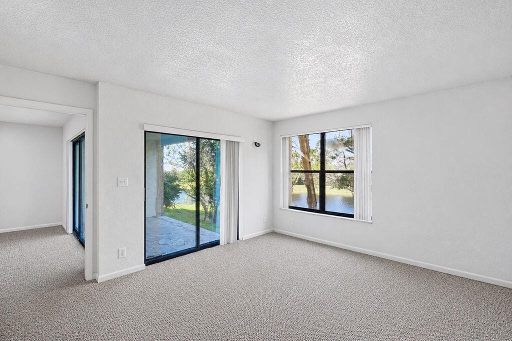 2322 S Cypress Bend Drive 311 — photo 9