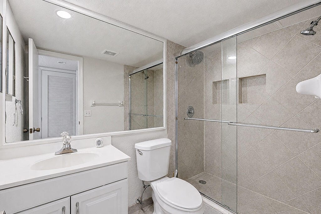 2322 S Cypress Bend Drive 311 — photo 10