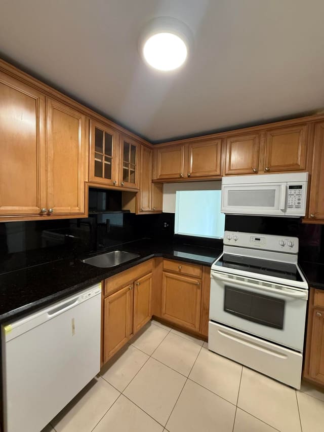 4324 NW 9th Avenue 5-3c, Deerfield Beach, FL 33064