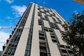 151 SE 1st Street PH11, Miami, FL 33131 photo 17
