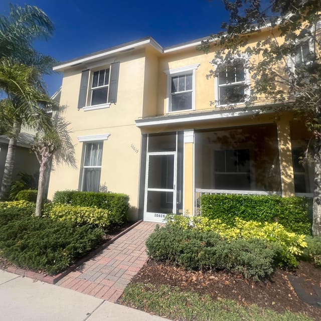 10619 SW Cam Run, Port St. Lucie, FL 34987