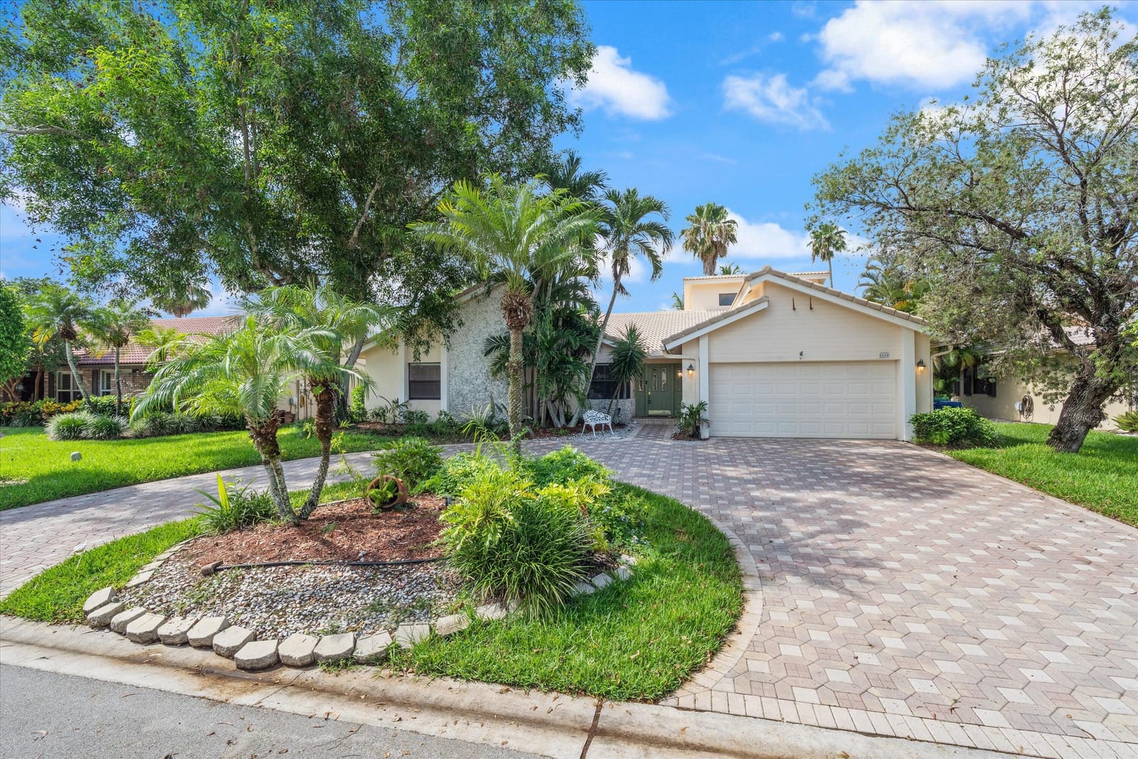 Sold home at 8660 NW 54th Street, Coral Springs, FL 33067
