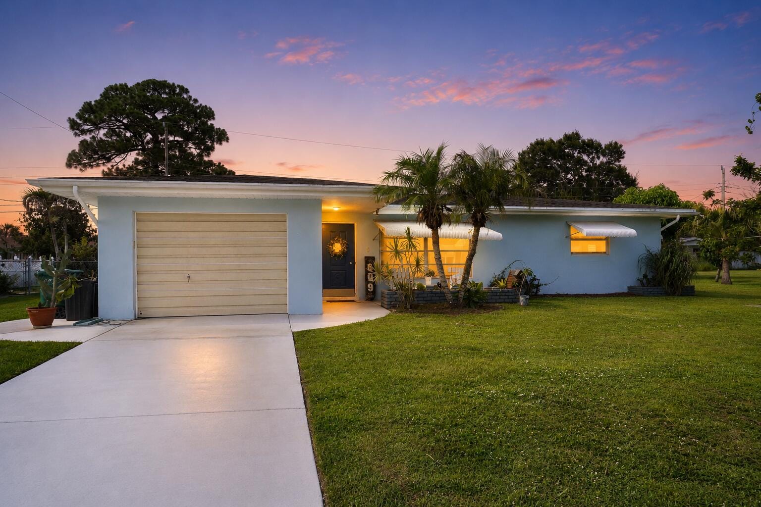 Pending home at 609 Ash Street, Port St. Lucie, FL 34952