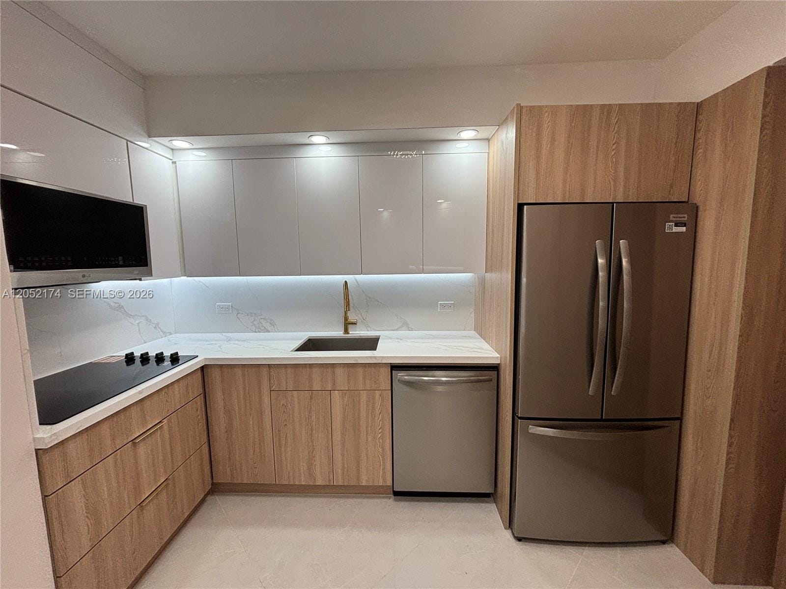 999 Brickell Bay Drive 1904, Miami, FL 33131 photo 1