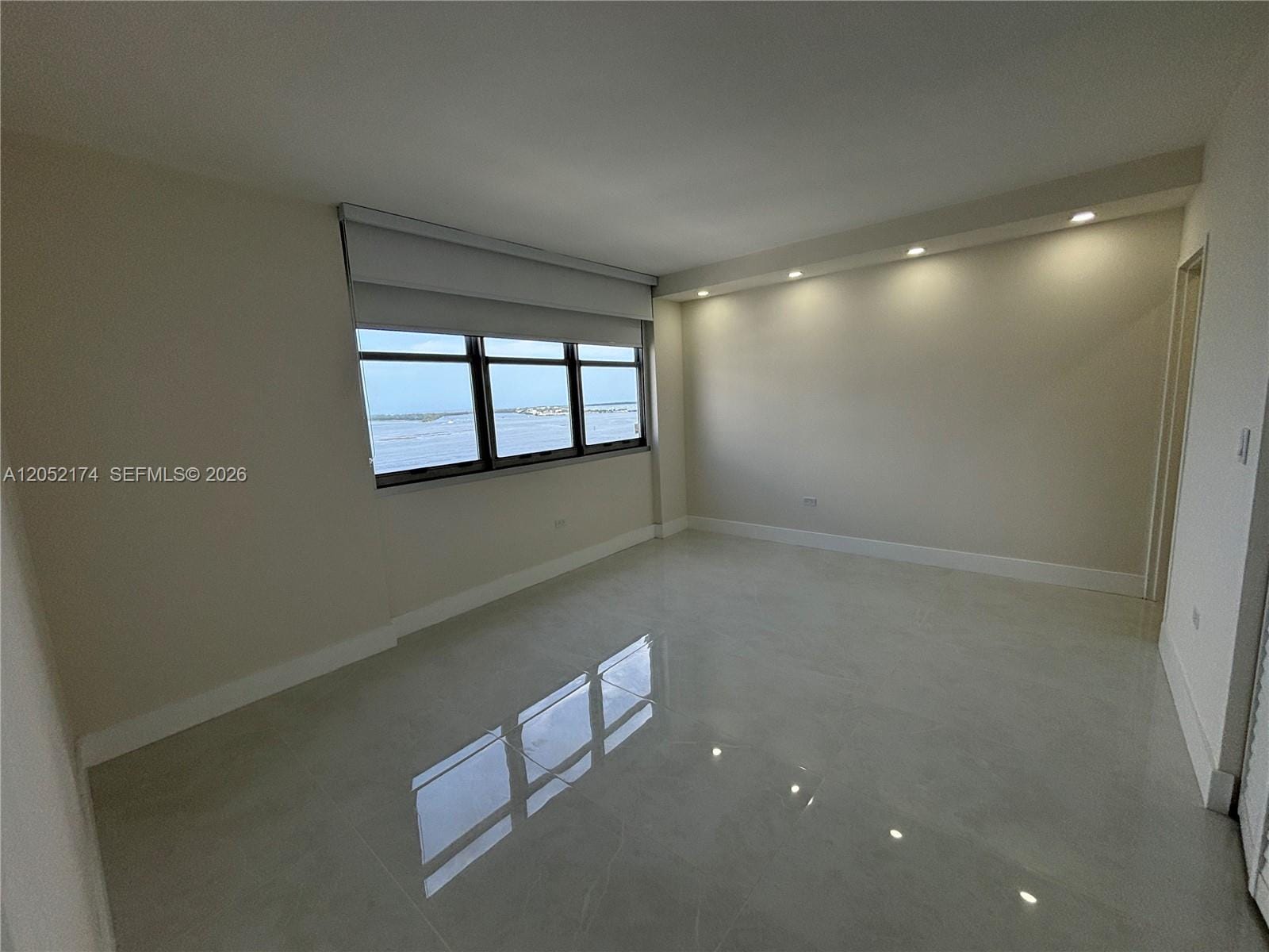 999 Brickell Bay Drive 1904, Miami, FL 33131 photo 12