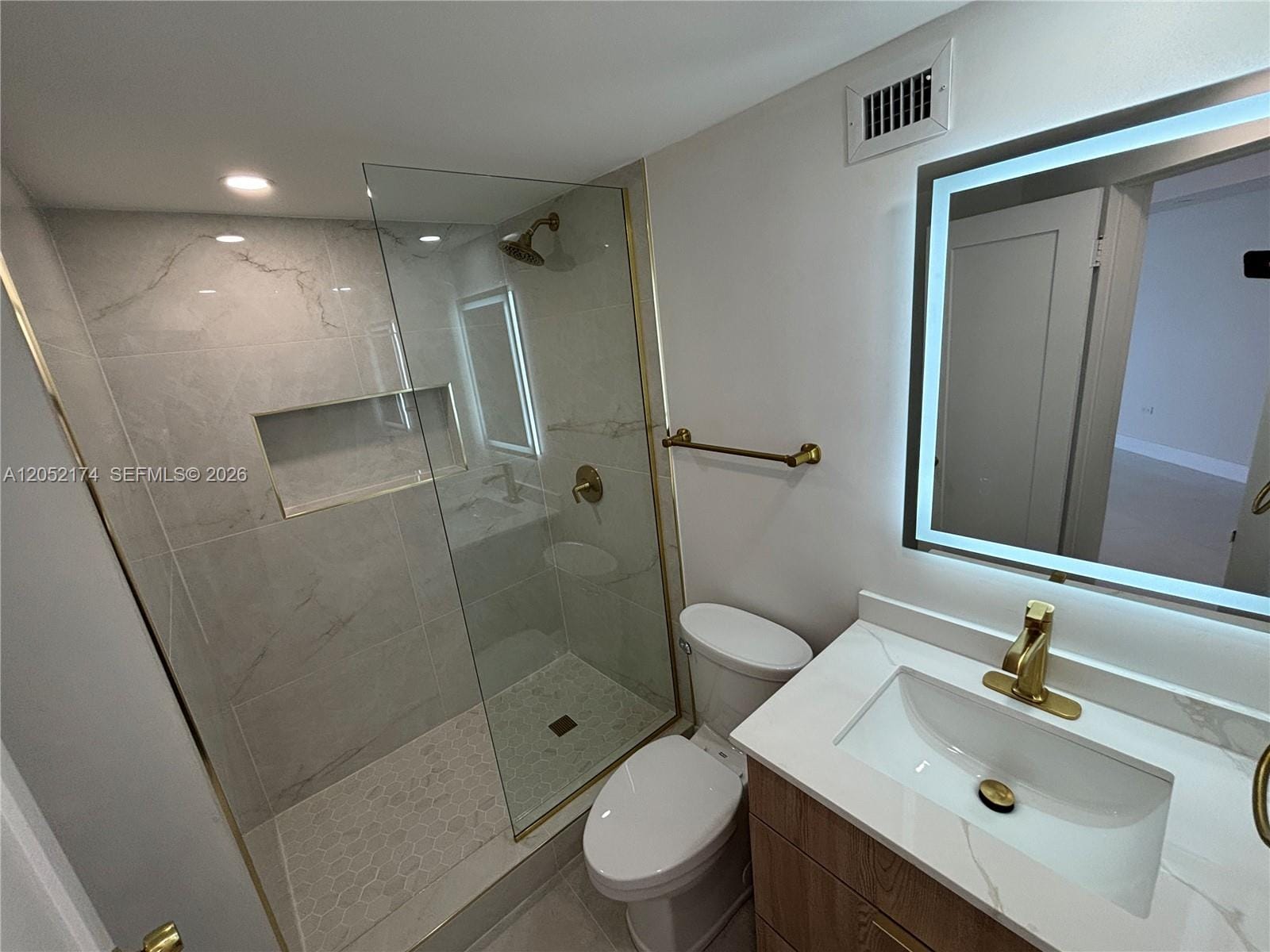999 Brickell Bay Drive 1904, Miami, FL 33131 photo 9