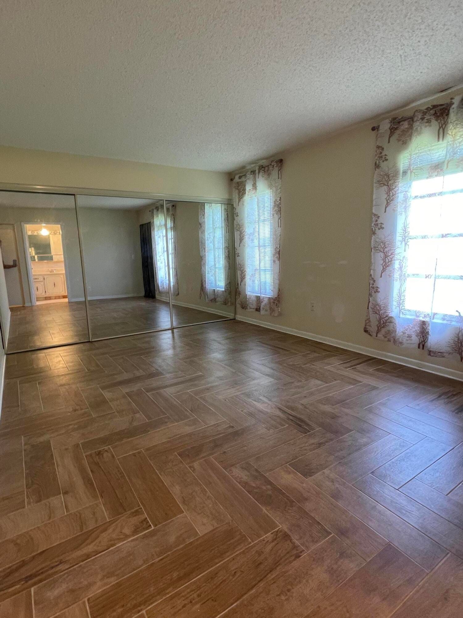 5360 Lakefront Boulevard A — photo 11