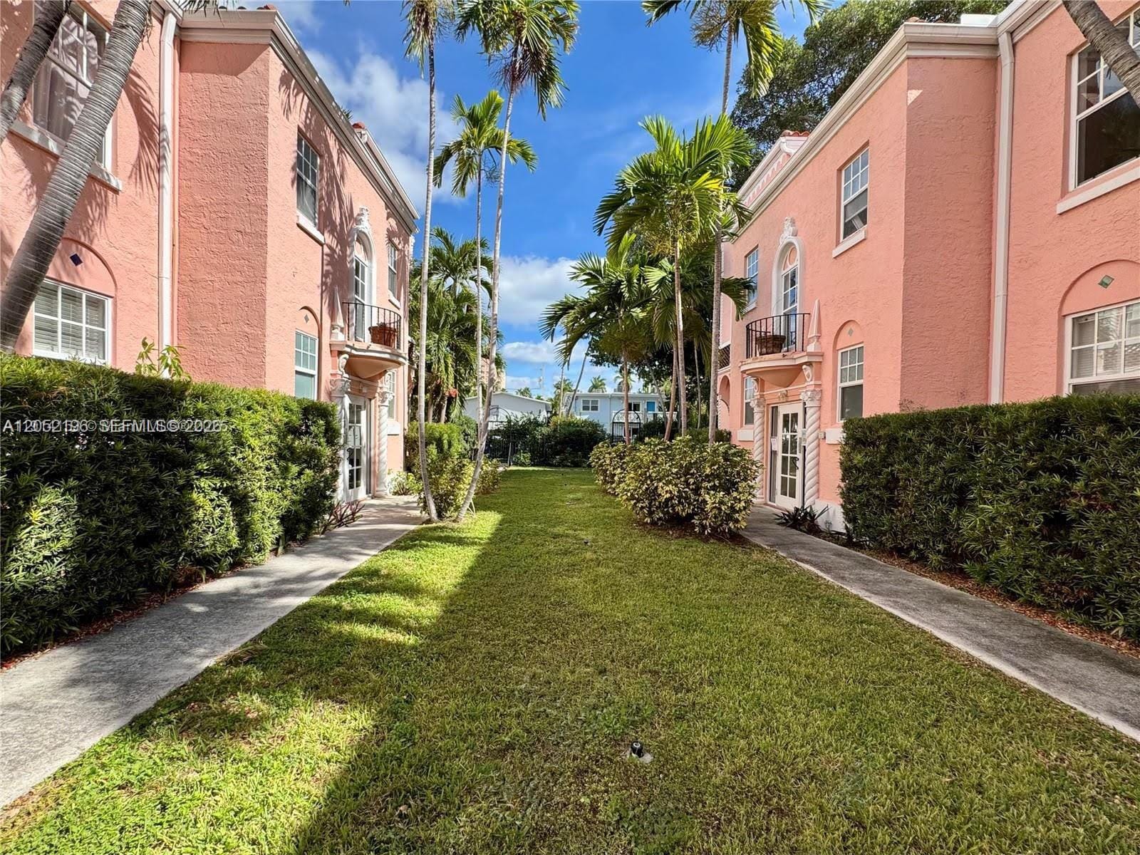754 Meridian Avenue 15, Miami Beach, FL 33139 photo 2