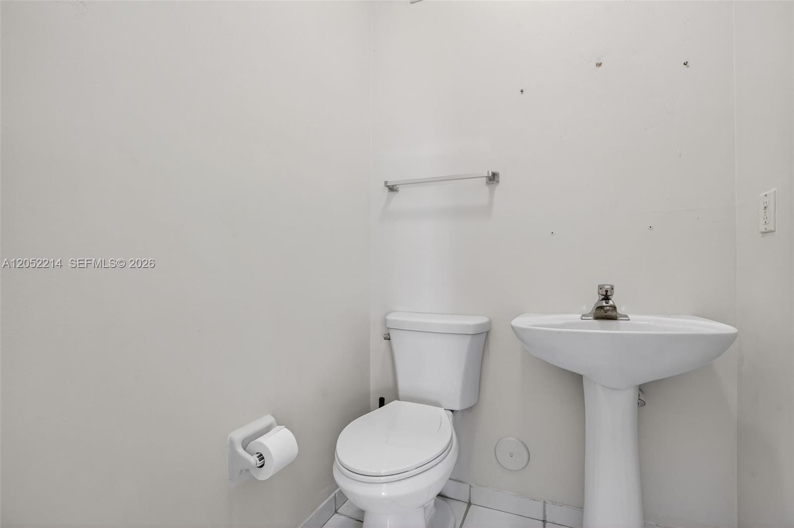 2209 SE 24th Place 2209 — photo 7