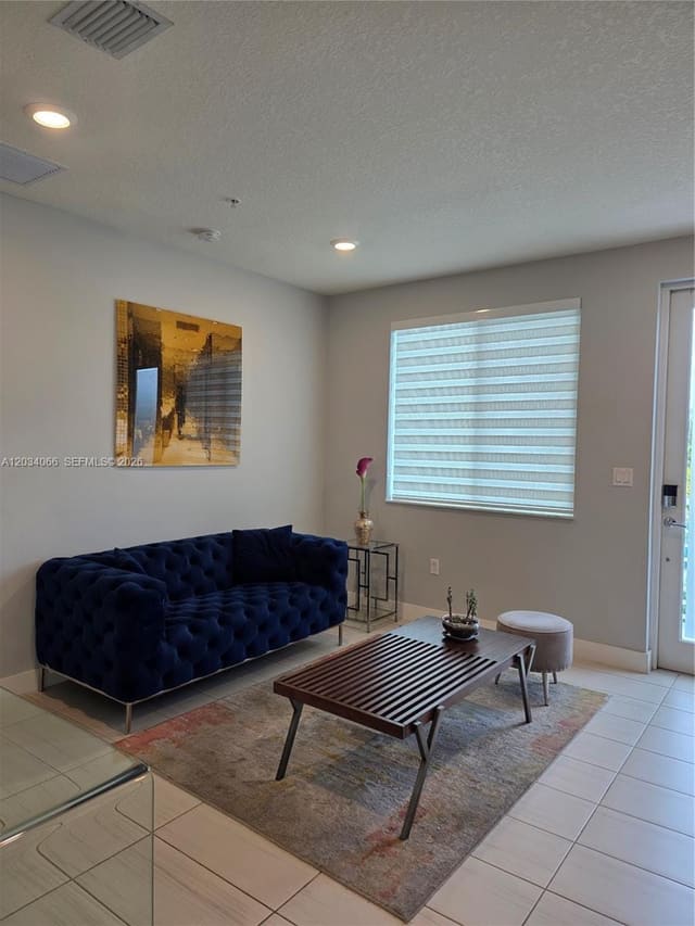 10222 NW 64th Way 302, Doral, FL 33178